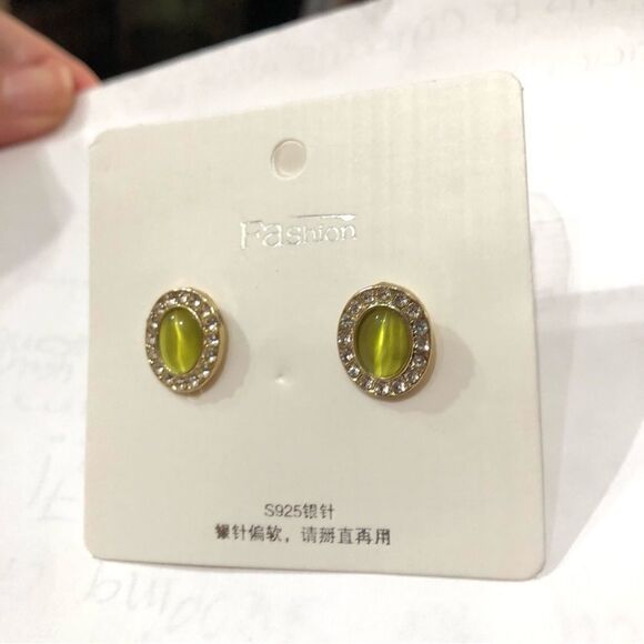 Green Oval Rhinestone Earrings (A)184 - Picture 3 of 7